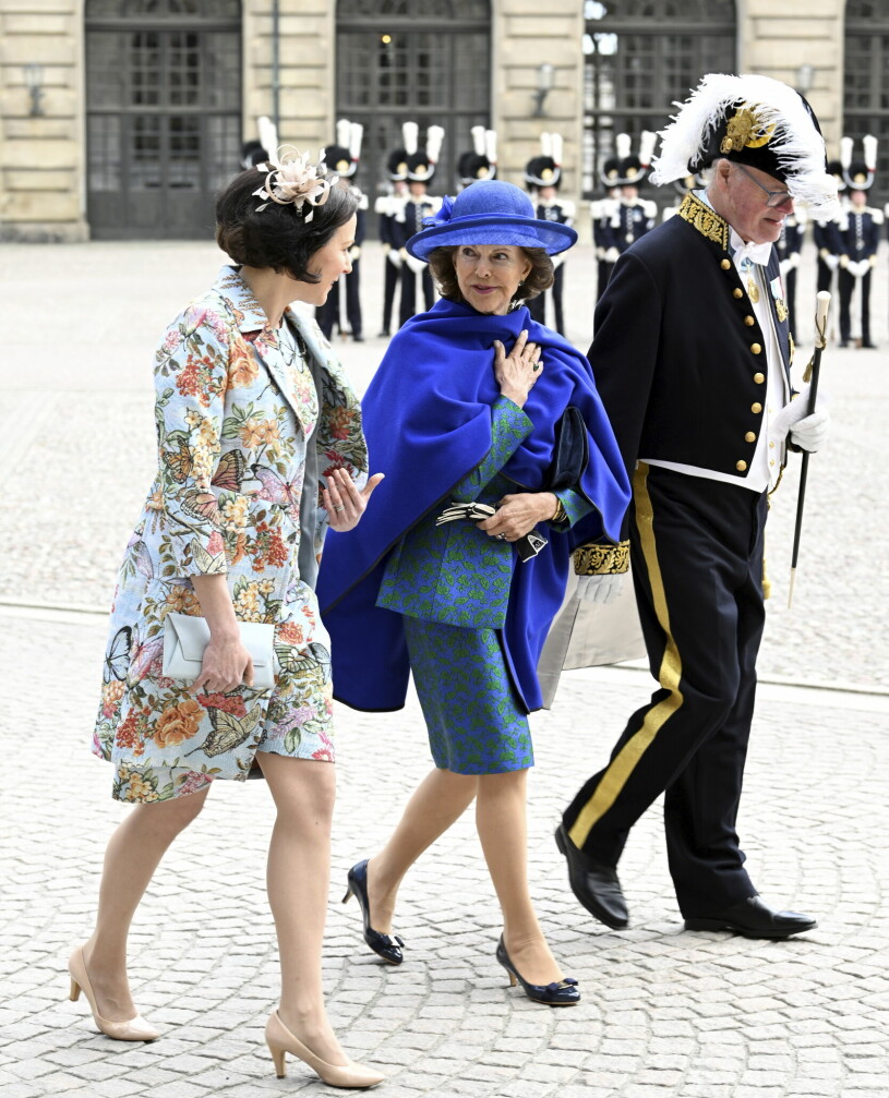 Finlands first lady Jenni Haukio valde vårblommigt, medan drottning Silvia plockade upp det blå från finska flaggan. Statsbesök från Finland president Sauli Niinistö med sin fru Jenni Haukio gästar svenska kungaparet