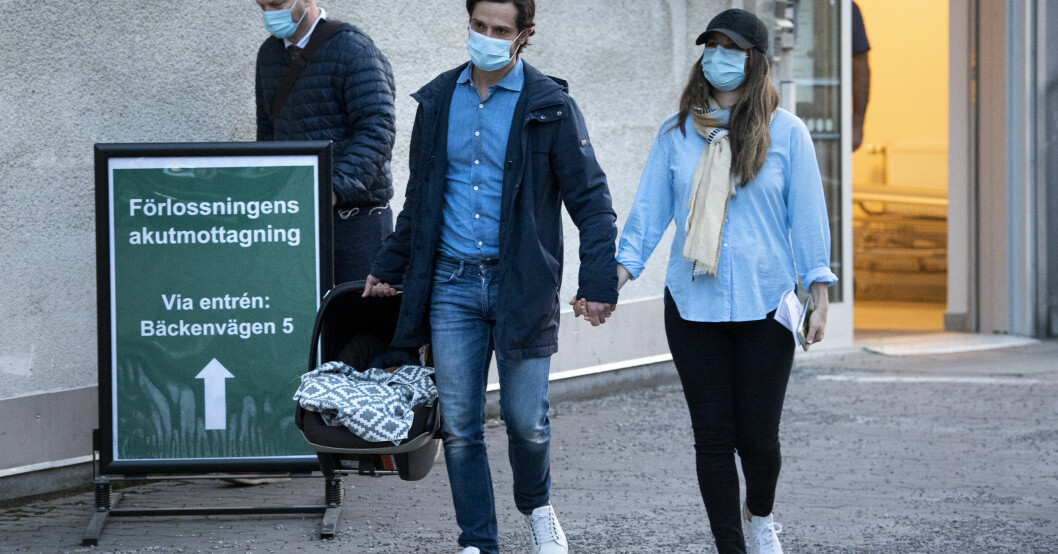 Prins Carl Philip och prinsessan Sofia var oförskämt fräscha efter BB-vistelsen. Prins Carl Philip och prinsessan Sofia
