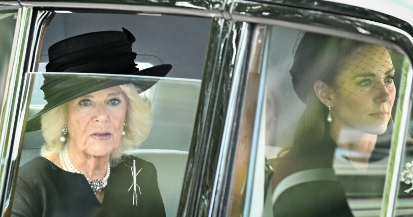 Camilla och Kate åkte i en bil.