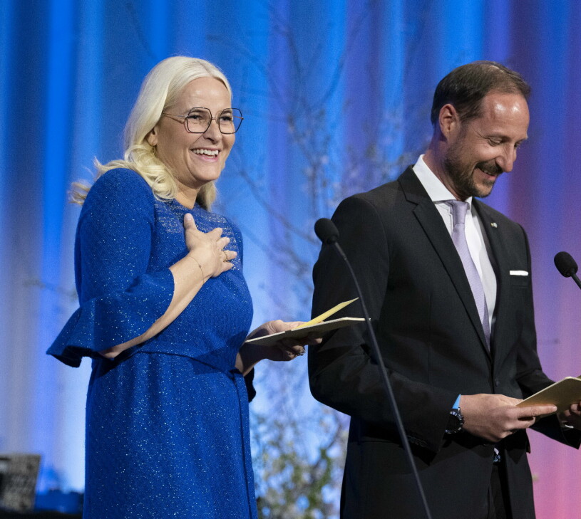 Haakon avslöjade sanningen om Mette-Marits klänning!