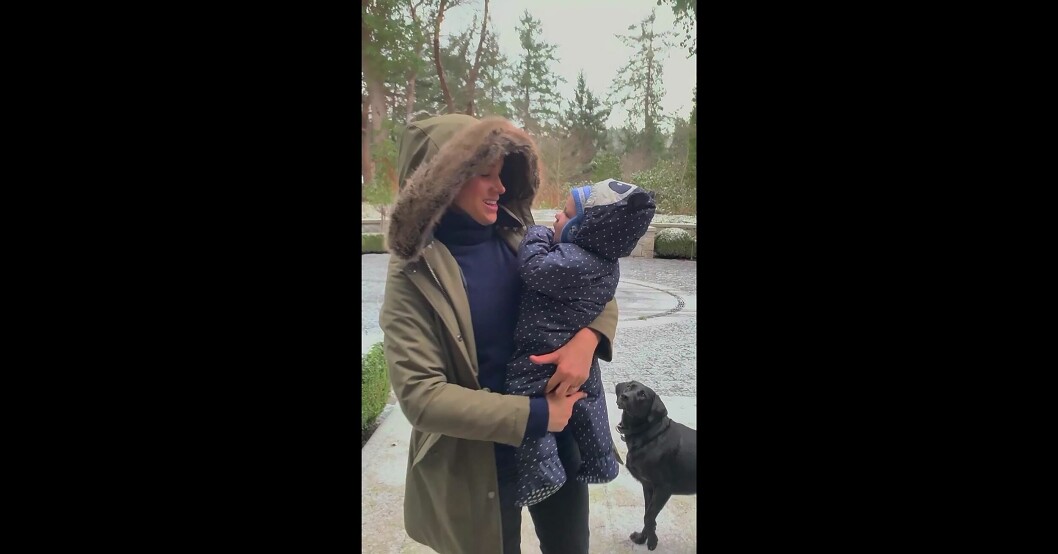 Meghan med lilla dottern Lilibet. Meghan Markle med dottern Lilibet i den nya Netflix-dokumentären Harry & Meghan