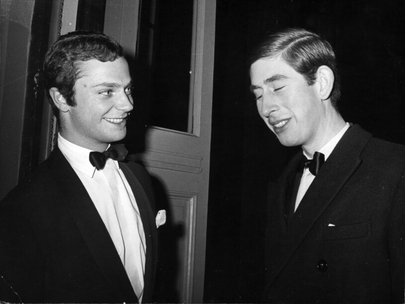 Kronprins Carl Gustaf, 23, och prins Charles, 21, på Kungliga slottet i Stockholm år 1969. Kungen och prins Charles som unga
