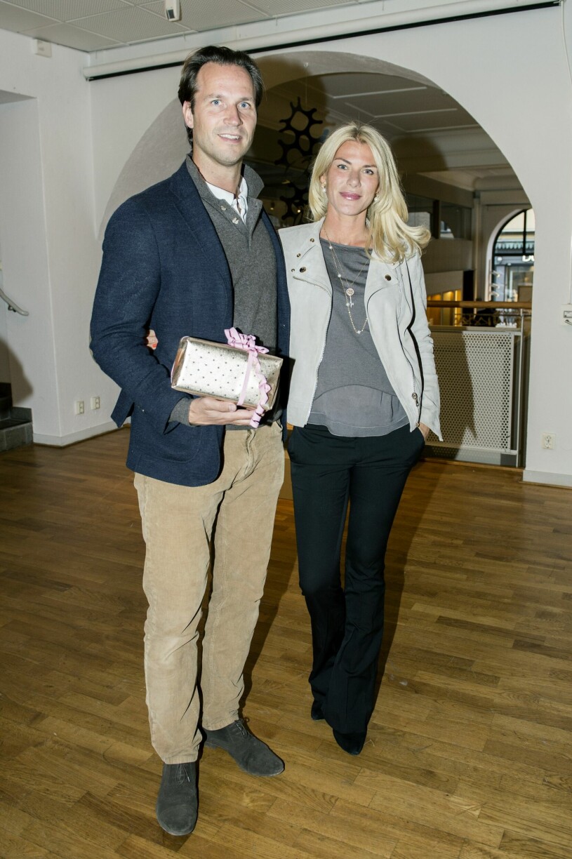 Lina Tham von Heidenstam, H&M-arvinge, är vän med såväl Victoria som Carl Philip och Madeleiene. Här med maken Petter.
