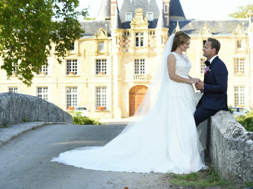 Charlotte och Anders gifte sig på ett slott 2015. Charlotte Perrelli och Anders Jensen bröllop