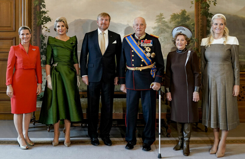 Det blev ett akut tomrum efter kronprins Haakon – och prinsessan Märtha Louise fick kallas in. Kronprinsessan Mette-Marit Drottning Máxima Kung Willem-Alexander Kung Harald Drottning Sonja Prinsessan Märtha Louise Statsbesök Norge