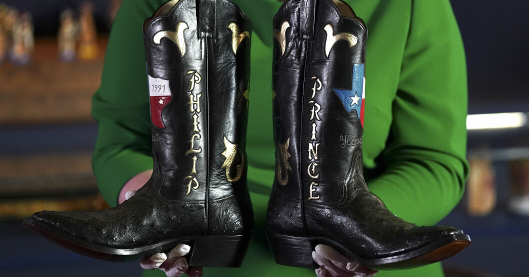 Texas-bootsen. Ingen risk att prins Philip tog fel. Prins Philips cowboystövlar Utställning Windsor Castle