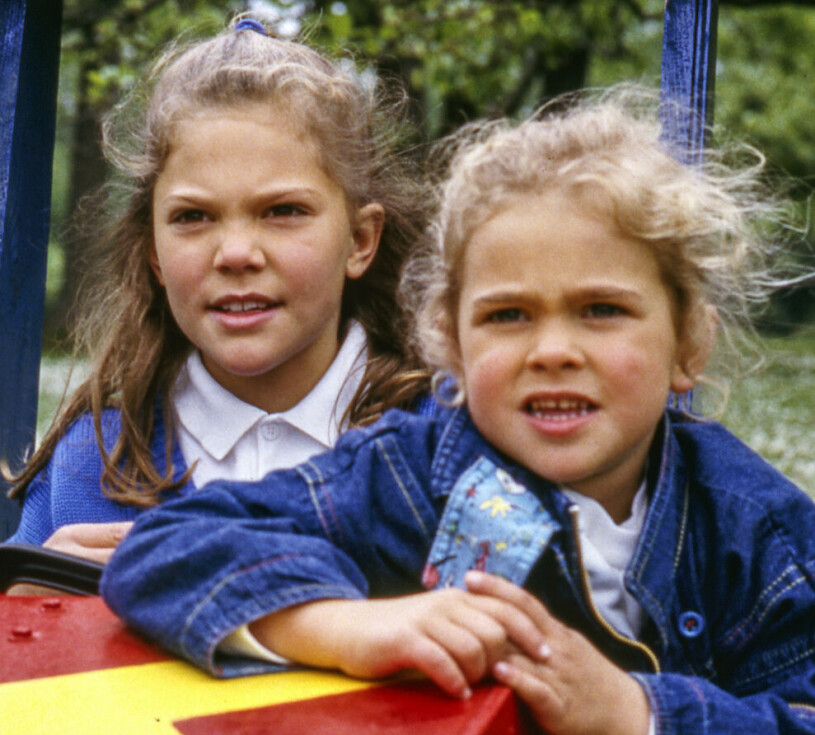 Kungliga 1980-talssystrar: Prinsessan Madeleine, 5, och kronprinsessan Victoria, 10. Kronprinsessan Victoria och prinsessan Madeleine på Solliden 1987