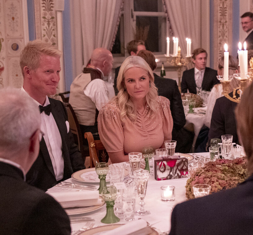 Kronprinsessan Mette-Marit bar puderrosa med paljetter... Kronprinsessan Mette-Marit Middag Det Kongelige Slott OS OL Paralympics