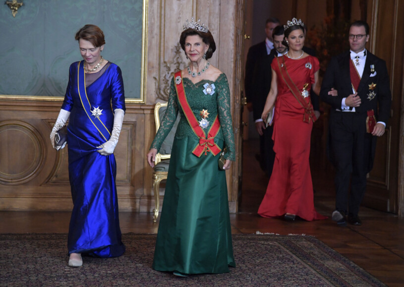 Diplomatic dressing: Drottningens klänning är från Georg & Arend och Victorias är från Escada. Tyska märken båda två. Drottning Silvia Tysklands First Lady Elke Büdenbender