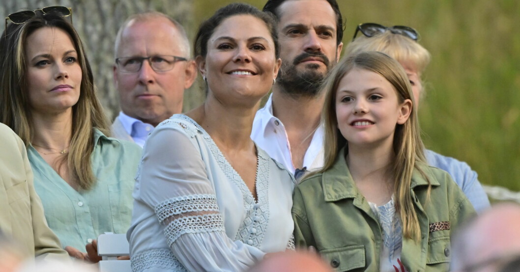 Kronprinsessan Victoria dök upp till Jill Johnsons spelning i en härligt ljusblå sommardröm. Kronprinsessan Victoria