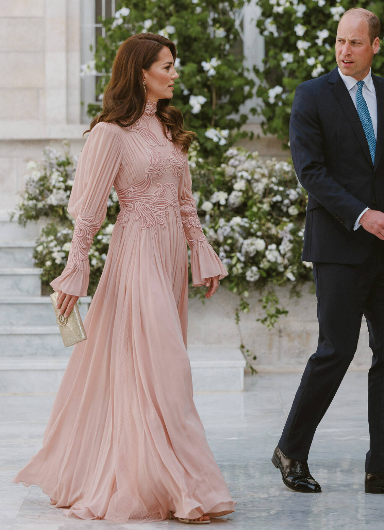 Kungligt bröllop i Jordanien 2023: Prinsessan Kate i puderrosa klänning från Elie Saab