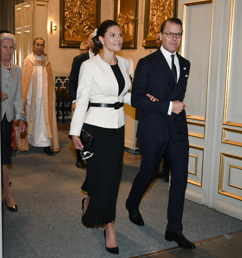 Kronprinsessan Victoria och prins Daniel, tillbaka i sin bröllopskyrka. Kronprinsessan Victoria Prins Daniel Hovdam Christina von Schwerin Domkyrkokaplan Kristina Ljunggren