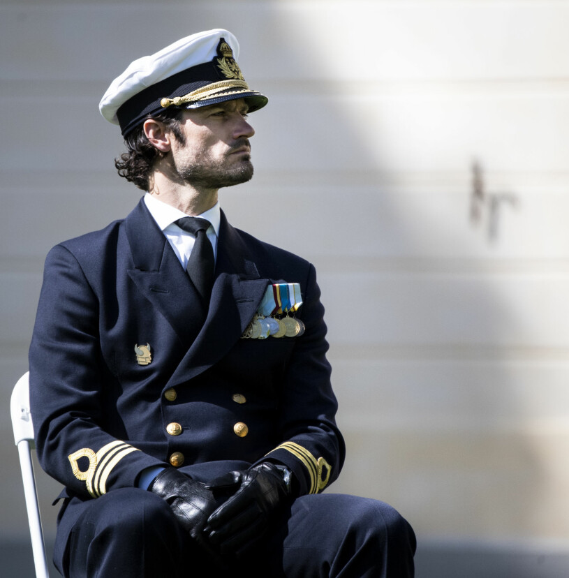 Carl Philip-bilden som alla pratade om. Carl Philip i uniform Bilden som blev en snackis