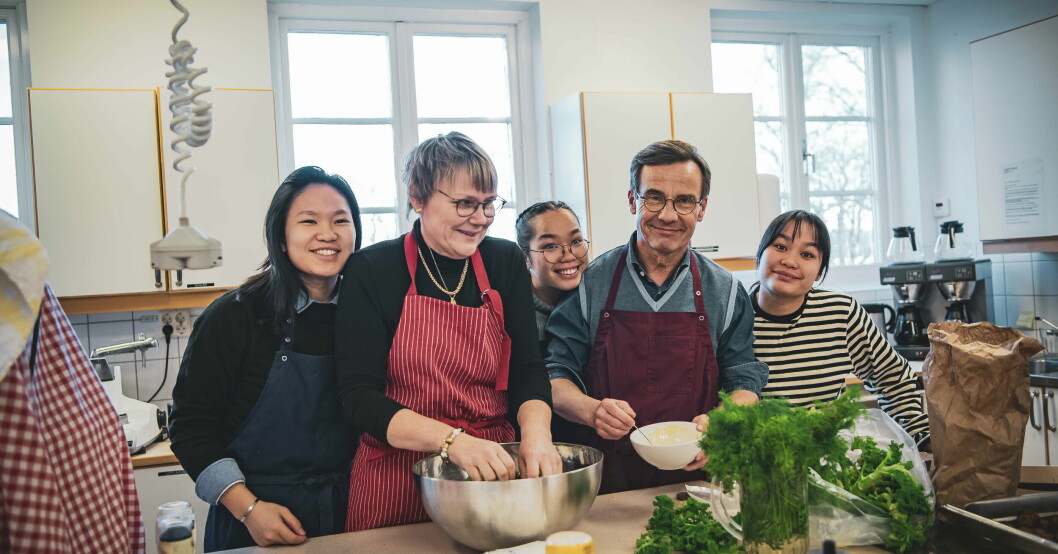 Ulf Kristersson och Birgitta Ed med sina tre döttrar. Birgitta Ed, Ulf Kristersson och barnen Iris, Signe och Ellen