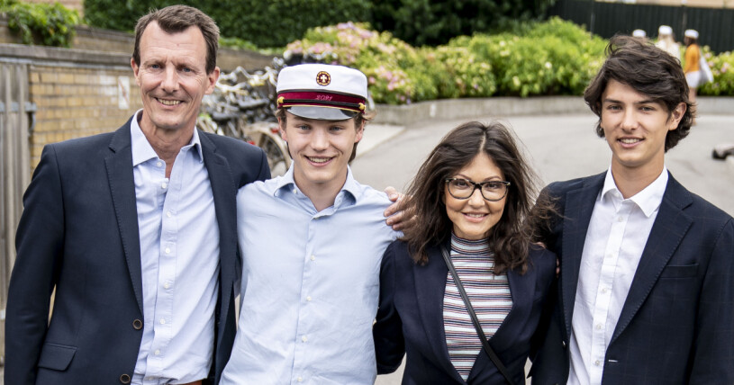 Prins Felix tog studenten tidigare i veckan. Prins Joachim, prins Felix, grevinnan Alexandra, prins Nikolai