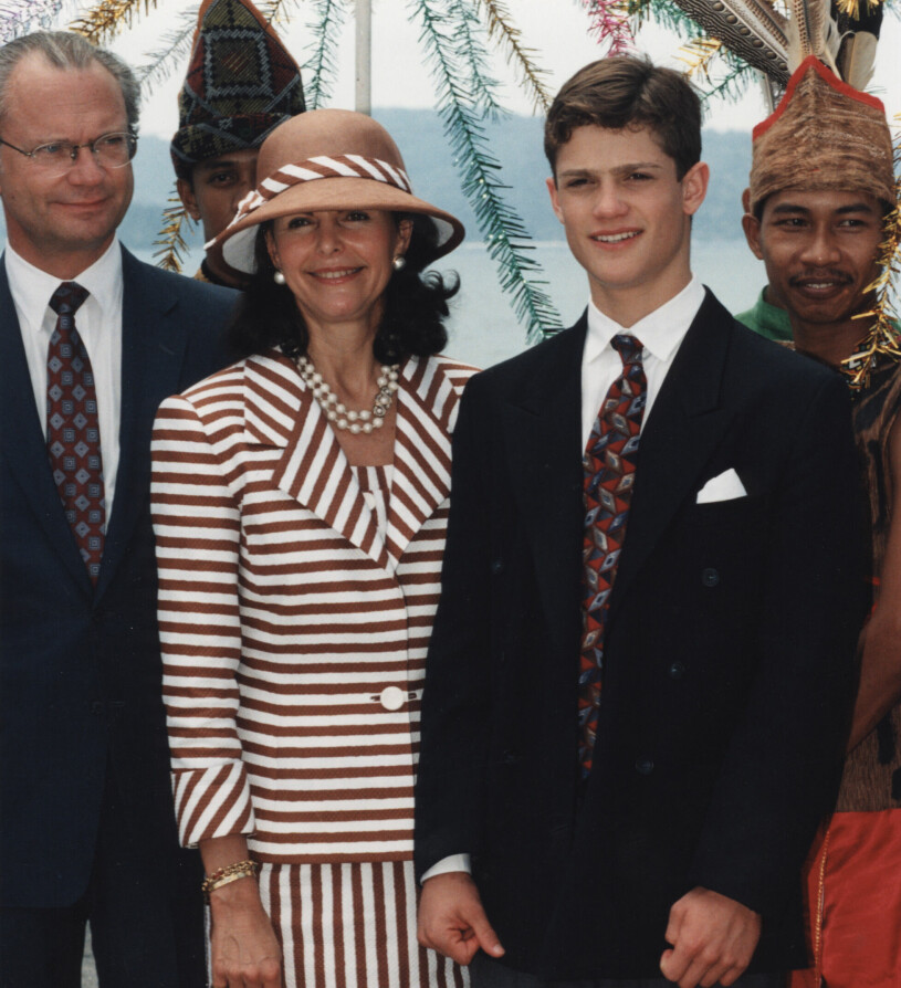 Prins Carl Philip, 17, på statsbesök i Malaysia. Prins Carl Philip i Malaysia 1996