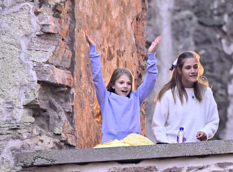 Prinsessan klappade med till Molly Sandéns otroliga musik i somras! Prinsessan Estelle med Patrick Sommerlaths ena dotter på plats för konsert med Molly Sandén på Borgholms slottsruin på Öland.