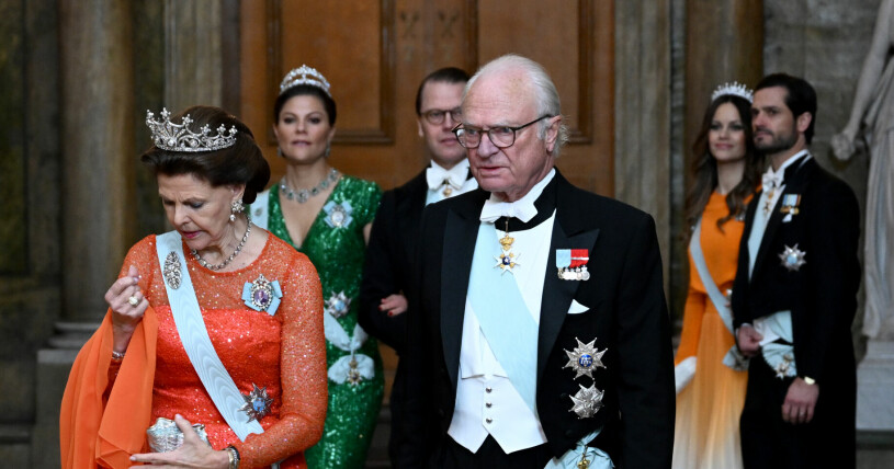 Drottning Silvia och kung Carl Gustaf vid Kungens middag för Nobelpristagarna på Stockholms slott. Drottning Silvia, kung Carl Gustaf