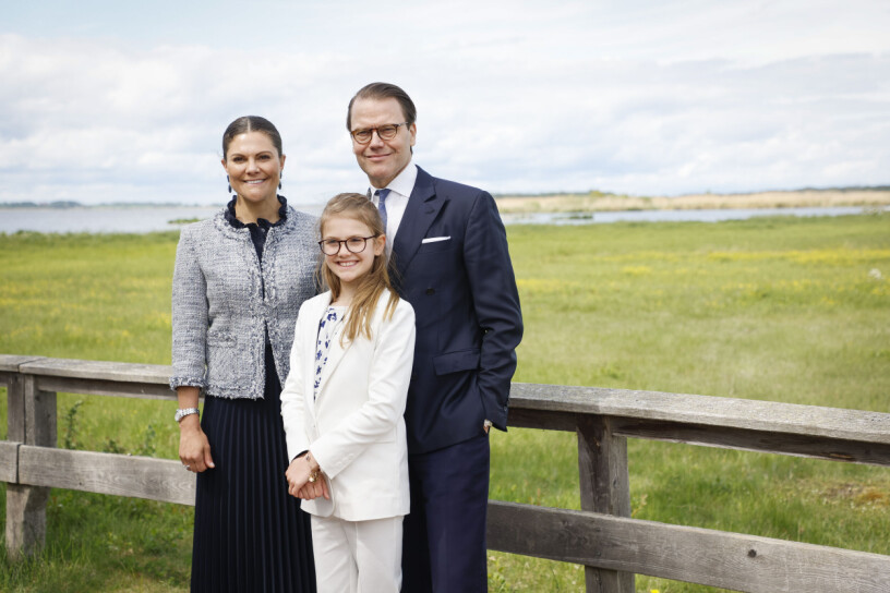 Kronprinsessan Victoria, prins Daniel och prinsessan Estelle var på besök i Linköping. Kronprinsessan Victoria, prins Daniel och Estelle