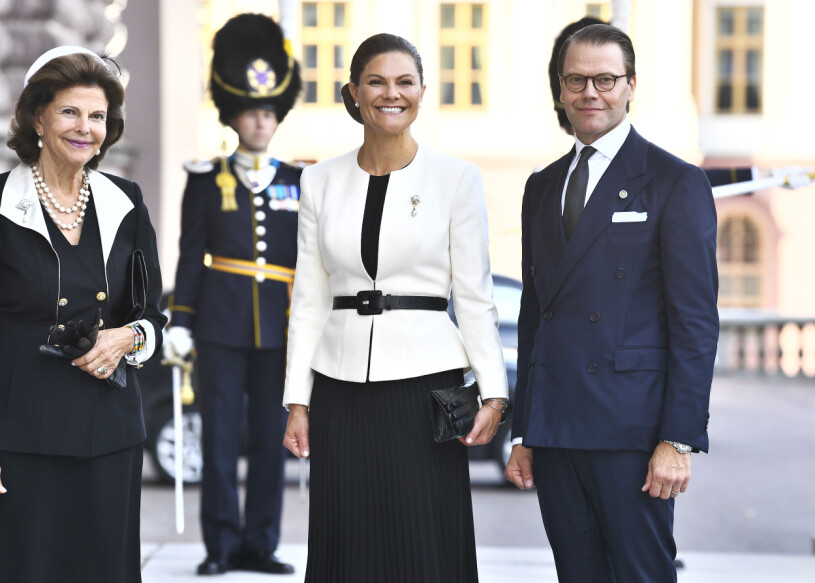 Vilken tjusig trio! Drottning Silvia, kronprinsessan Victoria och prins Daniel