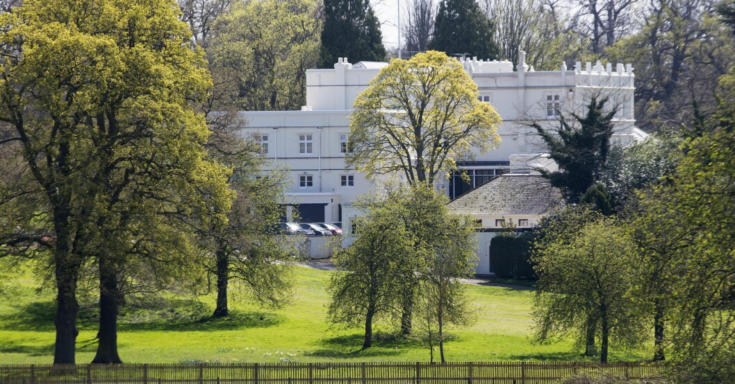 Här bor prins Andrew, exfrun Sarah Ferguson och numera även två av Elizabeths hundar. Royal Lodge i Windsor