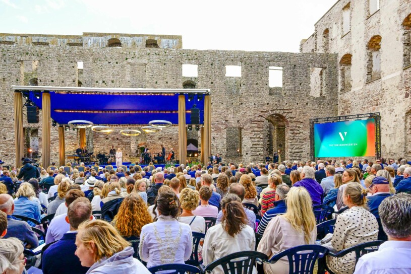 Fullsatt och festligt när Victoria hyllades på Öland. Victoriakonserten 2022 i Borgholms slottsruin