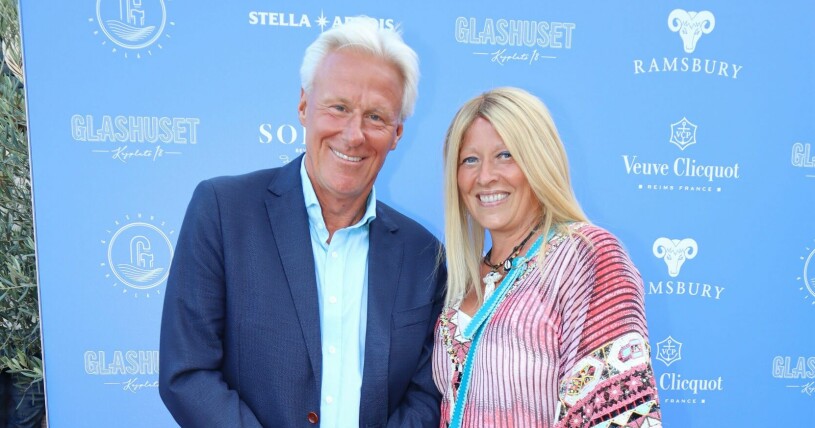Björn Borg och Patricia Borg reser världen runt för att se sonen Leo Borg spela tennis. Björn Borg och Patricia Borg