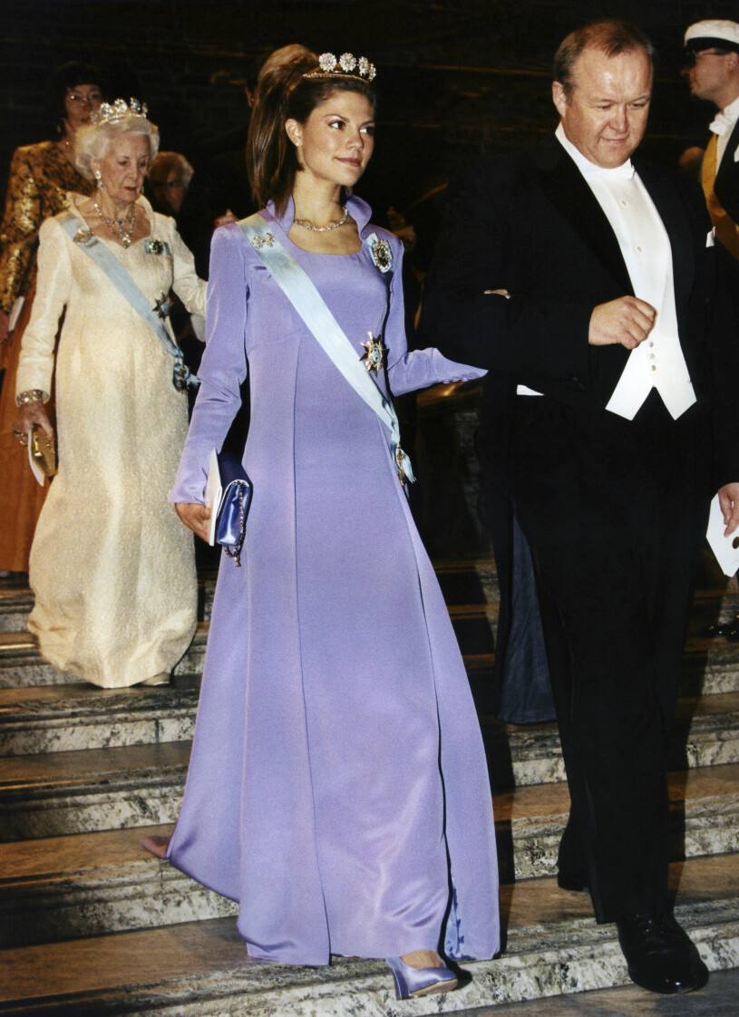 90-tals Victoria i lila! Kronprinsessan Victorias Nobelklänning 1997