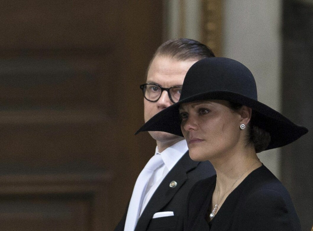 Prinsessan Lilians begravning var väldigt tuff för Victoria och Daniel. Prinsessan Lilians begravning var väldigt tuff för Victoria och Daniel.