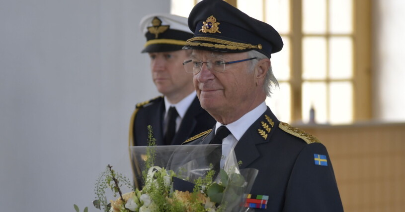 Kungen var märkbart rörd under det officiella firandet på Stockholm slott. Foto: Kung Carl Gustaf