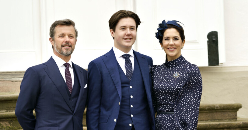Konfirmanden var stilig i mörkblå kostym! prins christian konfirmation