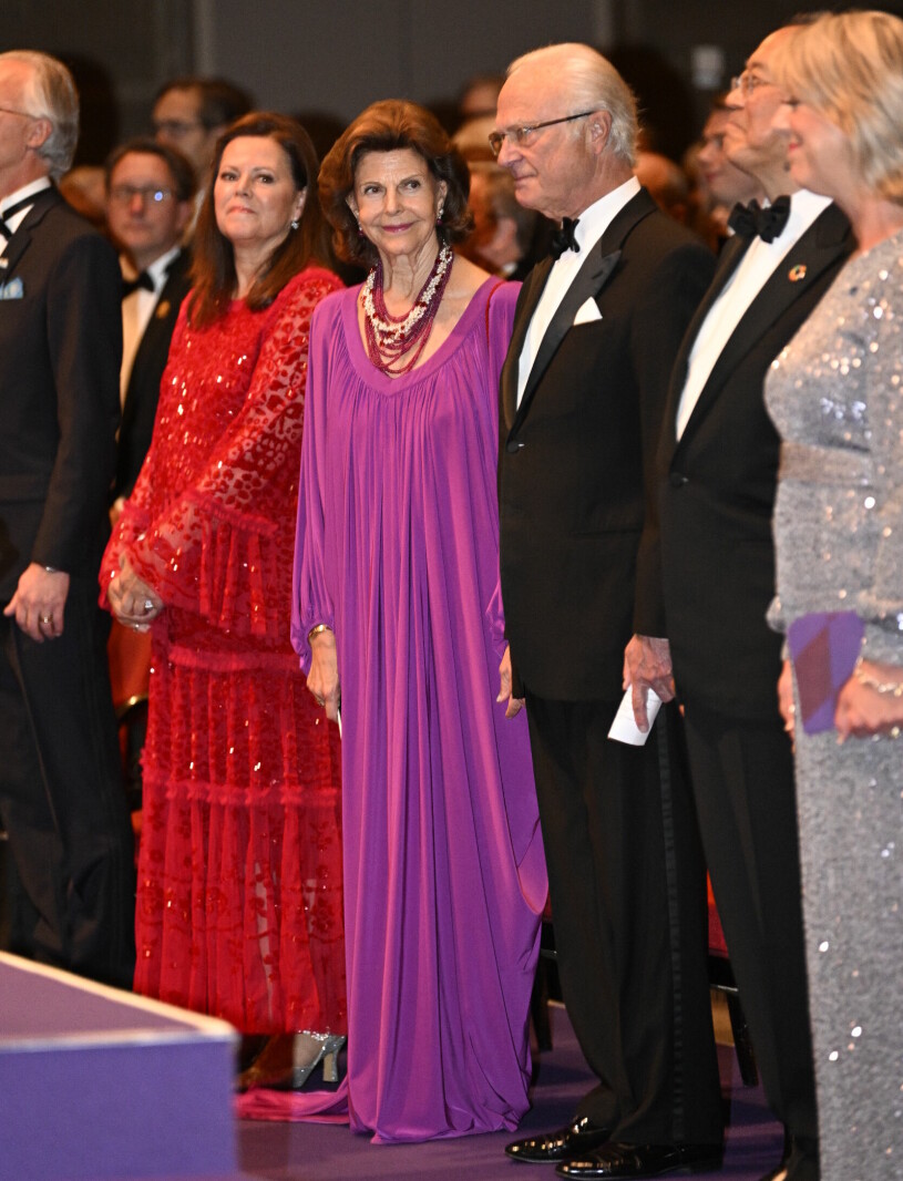 Drottning Silvia i lila aftonklänning på Birgit Nilsson Prize 2022