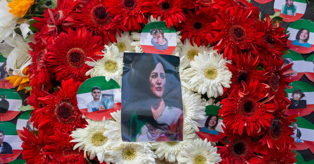 Mahsa Jina Amini dog den 16 september efter att ha gripits av moralpolisen i Iran. Mahsa Jina Amini