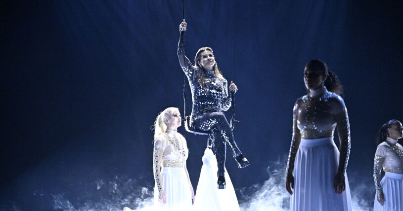 Carola bjöd på ett medley och hyllades stort i Melodifestivalen 2023. Carola i Melodifestivalen 2023