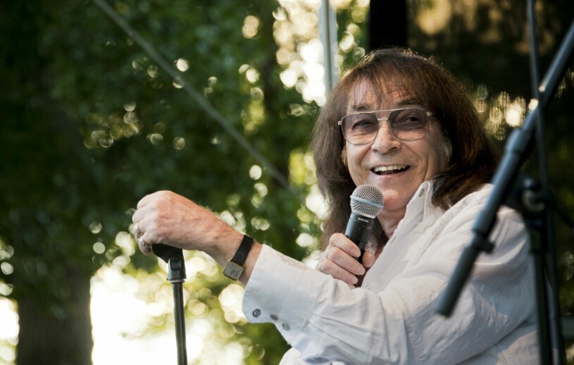 Svenne Hedlund blev 77 år gammal. Svenne Hedlund Allsång vid Tydingesjön 2018