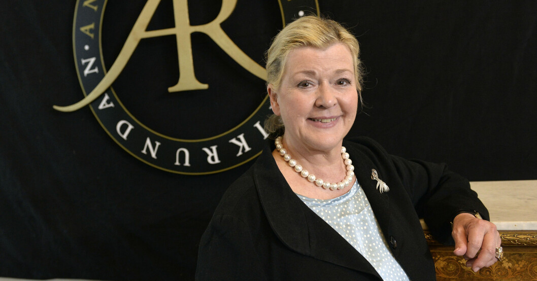 Anette Granlund beskriver<span class=" italic" data-lab-italic_desktop="italic"> Antikrundan </span>som en kringresande cirkus. Anette Granlund