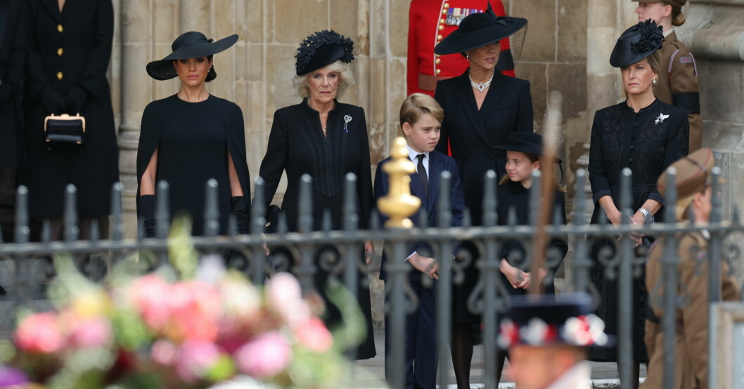 Meghan Markle jämsides Camilla, Kate Middleton och Sophie, grevinna av Wessex, utanför Westminster Abbey. Meghan Markle, Camilla och Kate Middleton