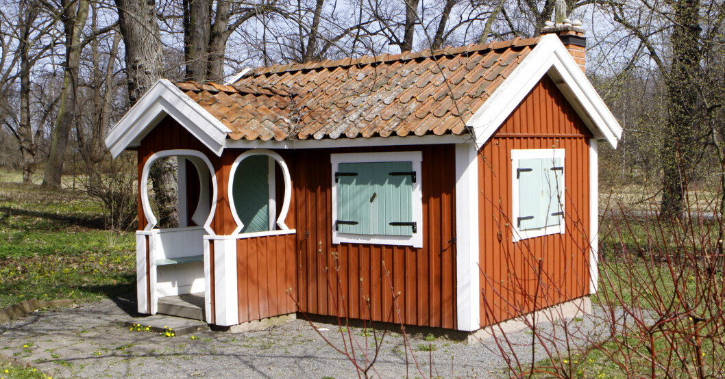 Den klassiska lekstugan vid Haga slott har renoverats för över 100 000 kronor.