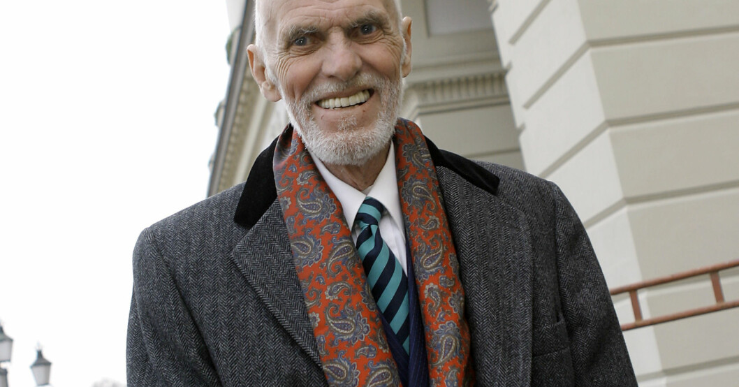 Sven kom på sitt barnbarn Ingrid Alexandras dop 2004, då försonades han med Mette-Marit – enligt honom själv.