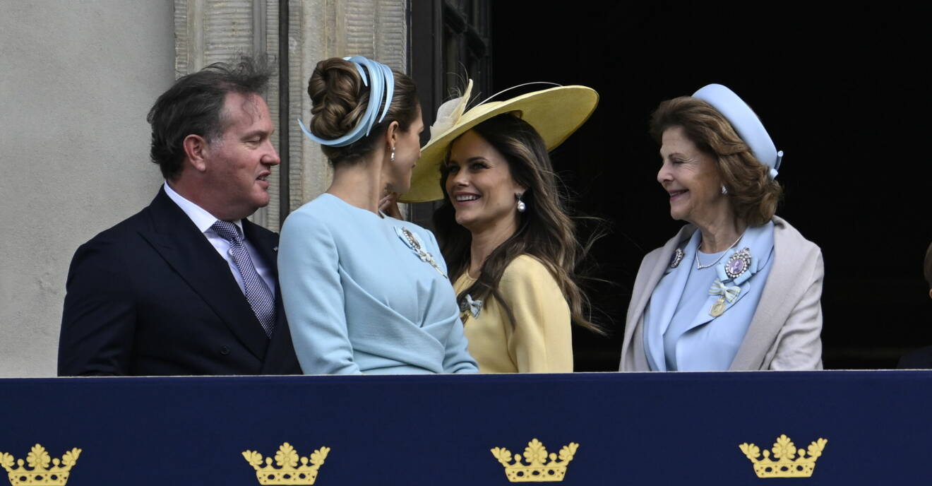 Prinsessan Madeleine, Chris O'Neill och prinsessan Sofia pratar glatt med varandra