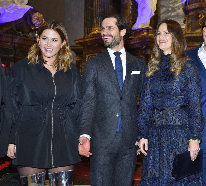 Molly Sandén med Sofia och Carl Philip – två mycket nöjda konsertbesökare. Molly Sandén med prinsparet på julkonsert i Gustaf Vasa kyrka i Stockholm