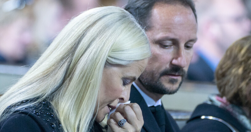 Kronprinsessan Mette-Marit känslosam