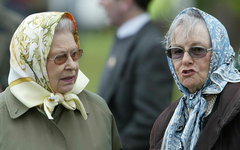 Drottning Elizabeth med sin bästis Lady Camilla, alltid kallad Micky. De var som vilka väninnor som helst – men nu är båda borta. Drottning Elizabeth med sin nära vän Lady Rupert Nevill, kallad Micky