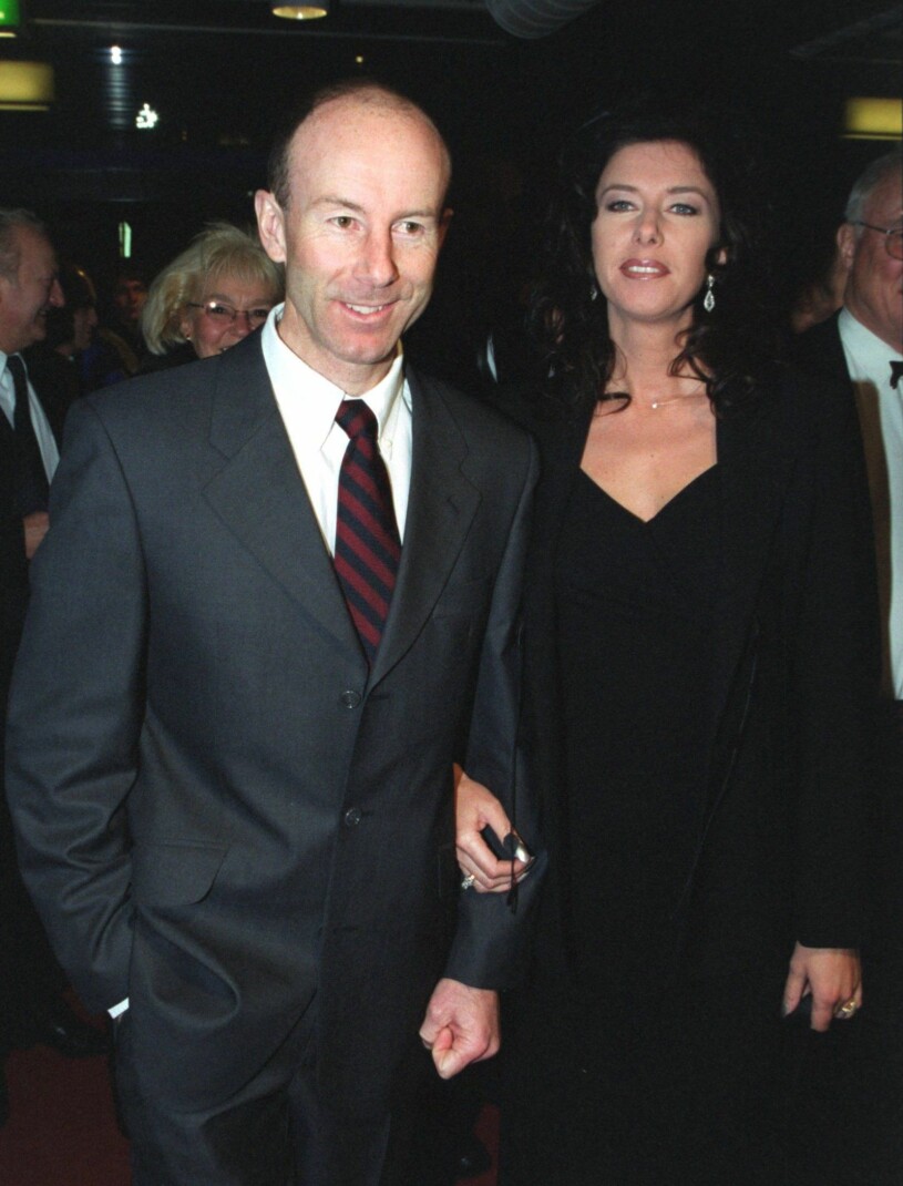 Anna-Karin Linde på Ingemar Stenmarks arm.