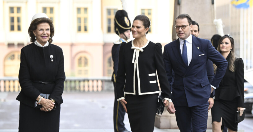 Carina Bergfeldt har alltid beundrat prins Daniel för att han går två steg bakom kronprinsessan Victoria. Kronprinsessan Victoria och prins Daniel