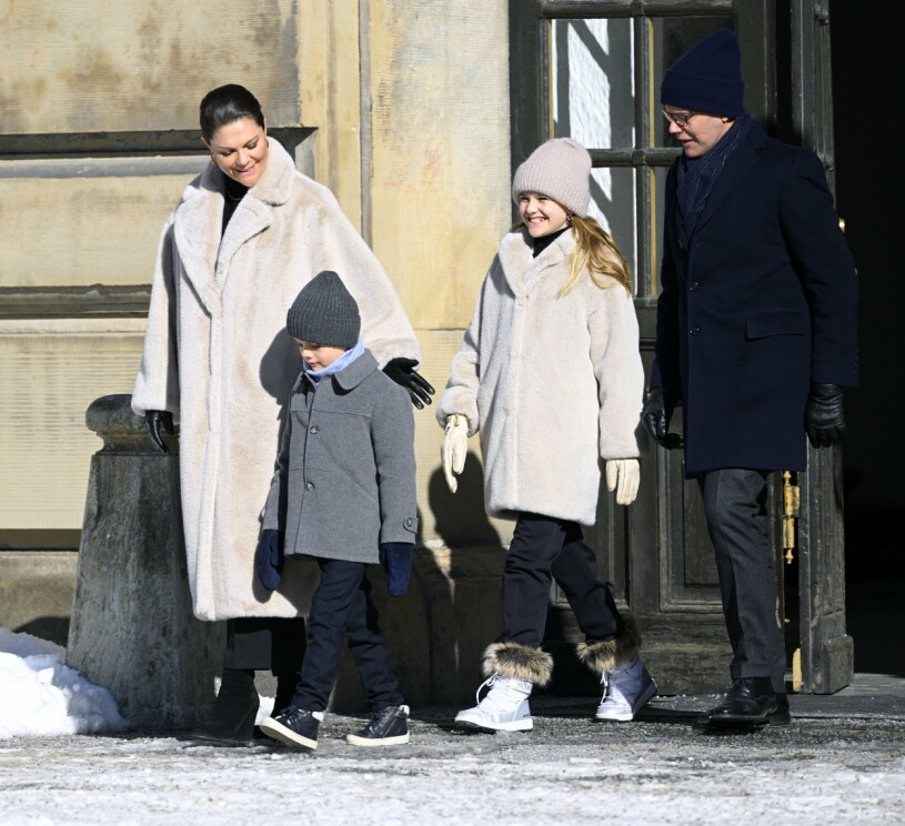 Kronprinsessan Victoria, prins Oscar,prrinsessan Estelle, prins Daniel Kronprinsessan Victorias namnsdag firades traditionsenligt på Borggården vid Stockholms slott, 2023