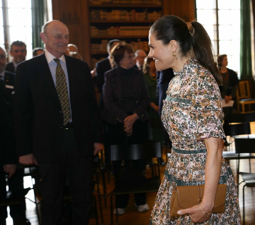 Victoria fyllde slottets största rum med gäster. Kronprinsessan Victoria i hästsvans och klänning från By Malina