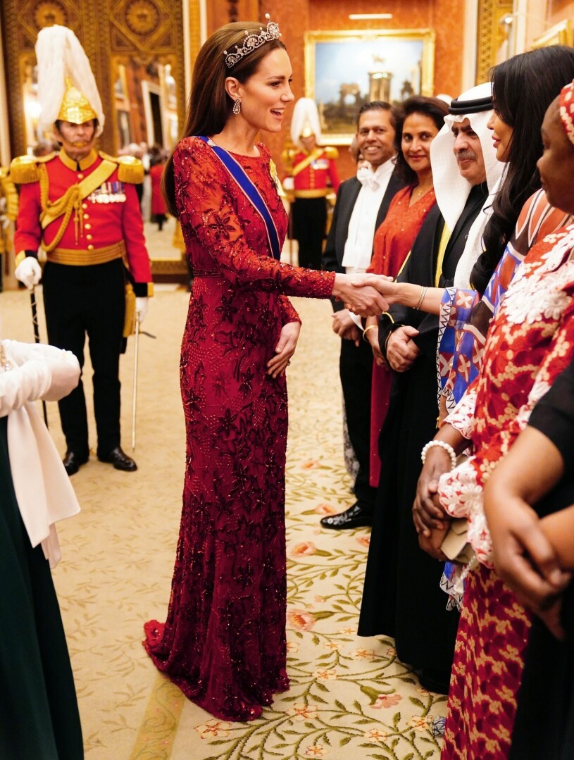 Hertiginnan Kate på diplomatmottagningen på Buckingham Palace