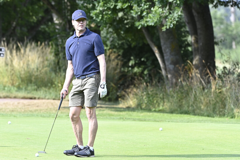 Visst var Daniel propert klädd på golfbanan. men det spelar faktiskt ingen roll – shorts är inte ok!