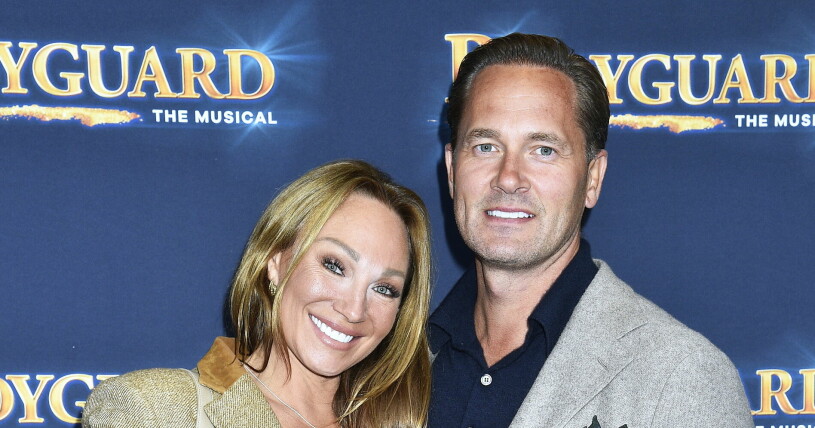 Charlotte Perrelli och Anders Jensen lever ett liv i lyx. Vardagen varvas med padel, bakning och riviga gig. Charlotte Perrelli och Anders Jensen